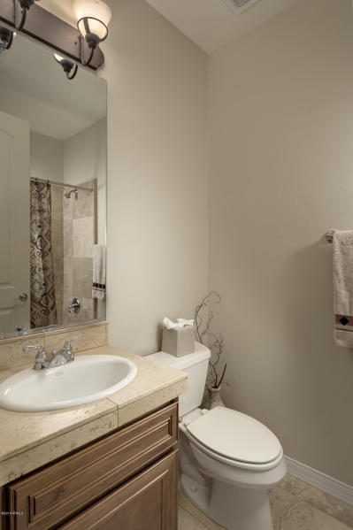 1800 Square feet Flat / Apartment for Rent in Gulberg, Lahore - photo 4