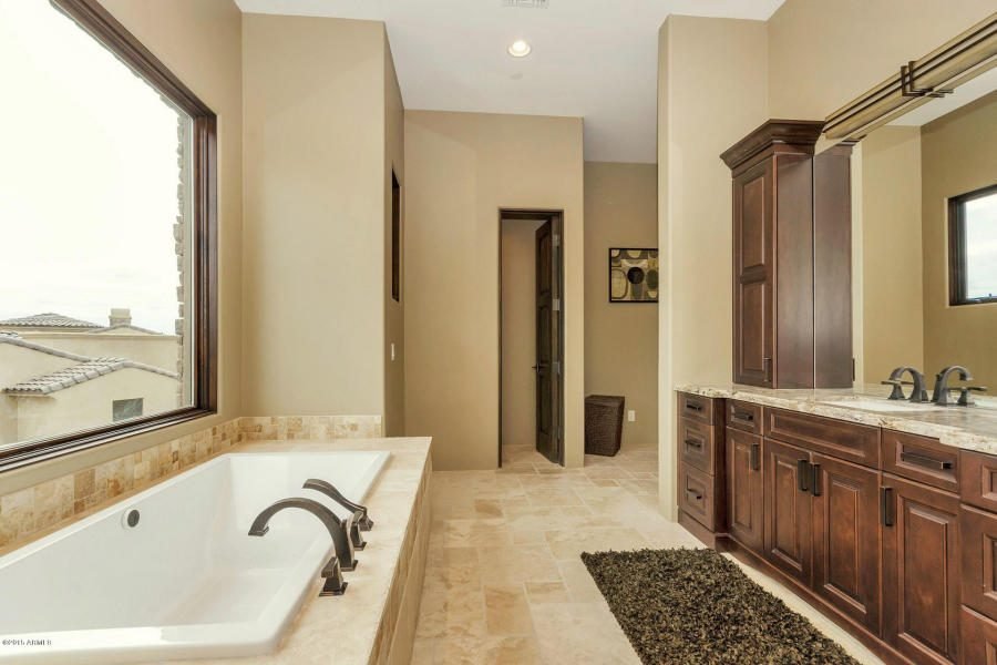 2200 Square feet Flat / Apartment for Sale in Clifton, Karachi - photo 4