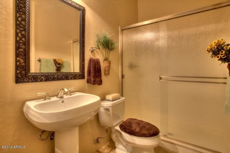 10 Marla House for Sale in Johar Town, Lahore - photo 4